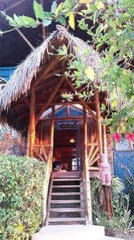 Hotel Azuluna Puerto López